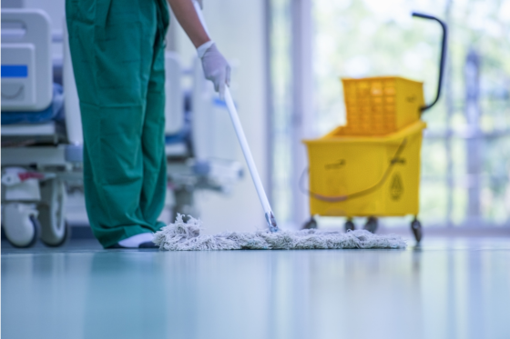 Hospital cleaning – disinfected patient rooms, sanitized floors, and medical-grade hygiene
تنظيف المستشفيات – تعقيم غرف المرضى، تطهير الأرضيات، ونظافة بمعايير طبية